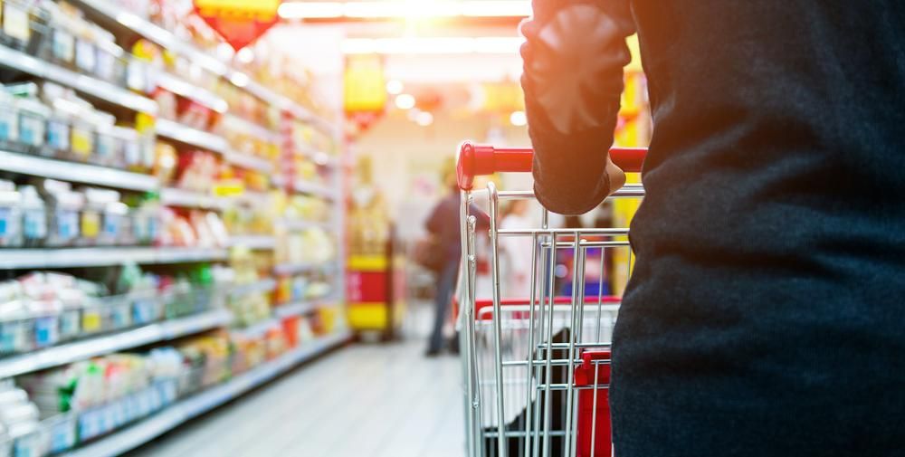 永辉超市上半年扣非净利同比下滑2786%：关闭227家亏损门店	，供应商数量减半