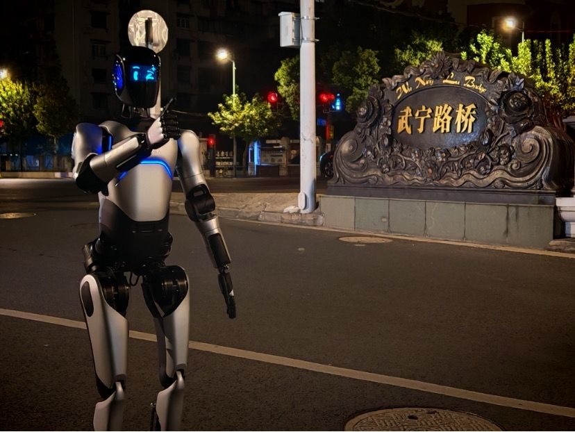 远征A2途经上海武宁路桥	。图片来源：受访者供图